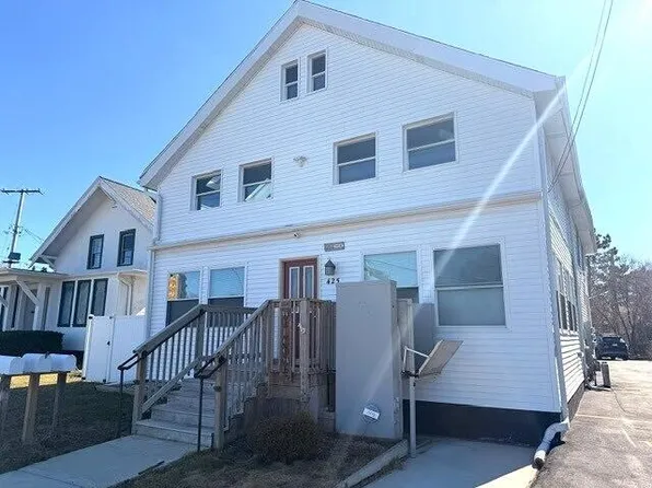 425 East Broadway, Waukesha, WI 53186