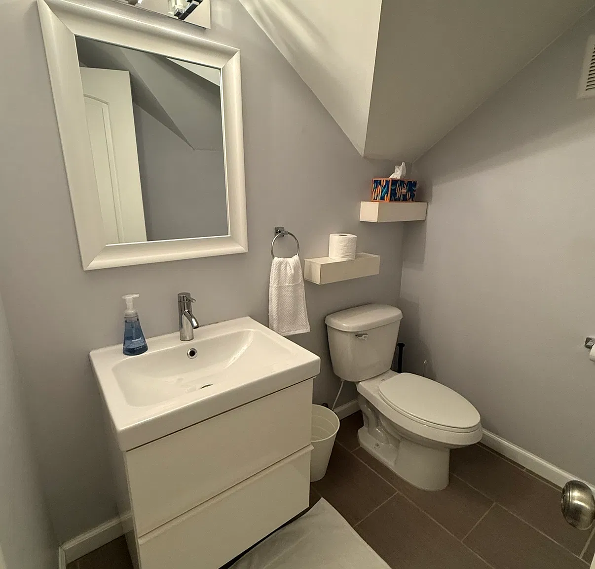 3 bed, 1.5 bath, 1188 sqft, $6,000 — Photo 2