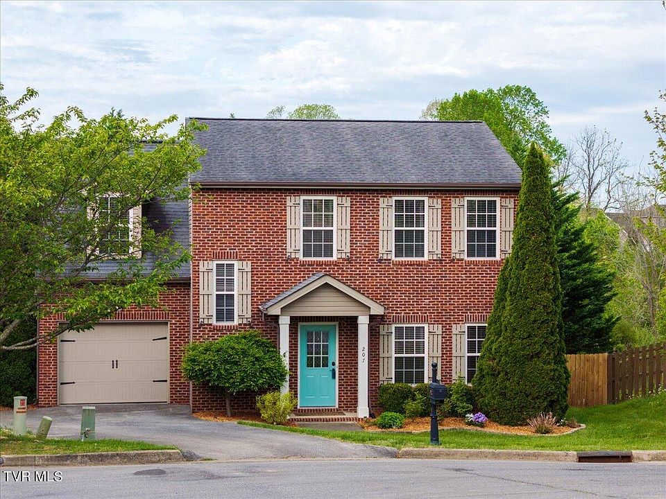 1st image of 207 Azalea Rdg