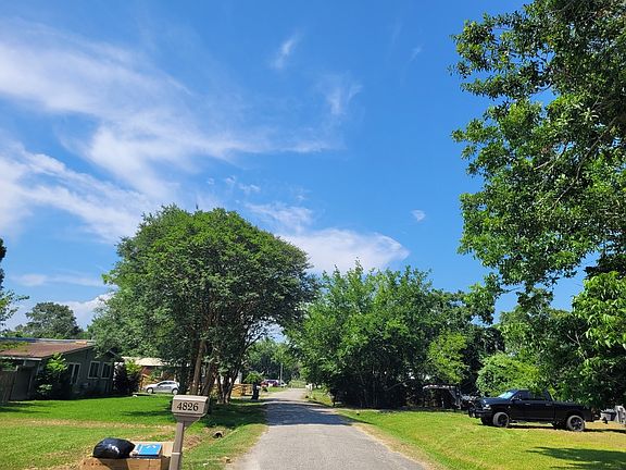 4th image of 4711 Bland St