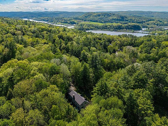 5th image of 2 Carriage Lane