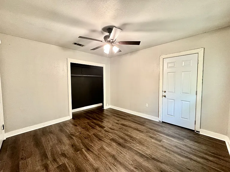 2428 Orpine Ave — Photo 16