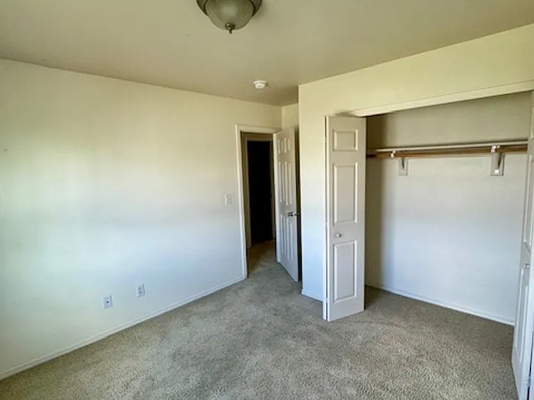 916 Shirley Pl #E — Photo 28