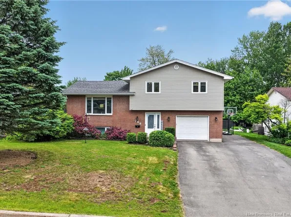 760 Centrale, Dieppe, NB E1A 5Z5