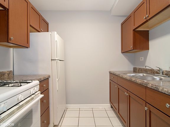 3rd image of 535 Hill Dr APT 101