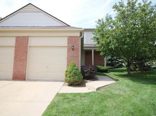 3084 Village Cir, Ann Arbor, MI 48108