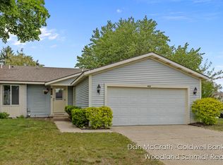 445 Pine Vista St SE, Kentwood, MI 49548