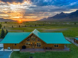 181 Crows Nest Loop, Mackay, ID 83251