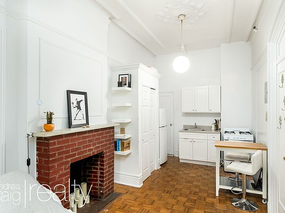 2nd image of 131 Amity St