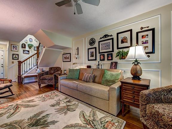5th image of 5318 36th Avenue Cir W APT E6
