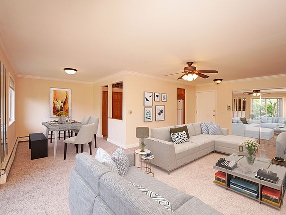 3rd image of 2415 E Olive St APT 2L
