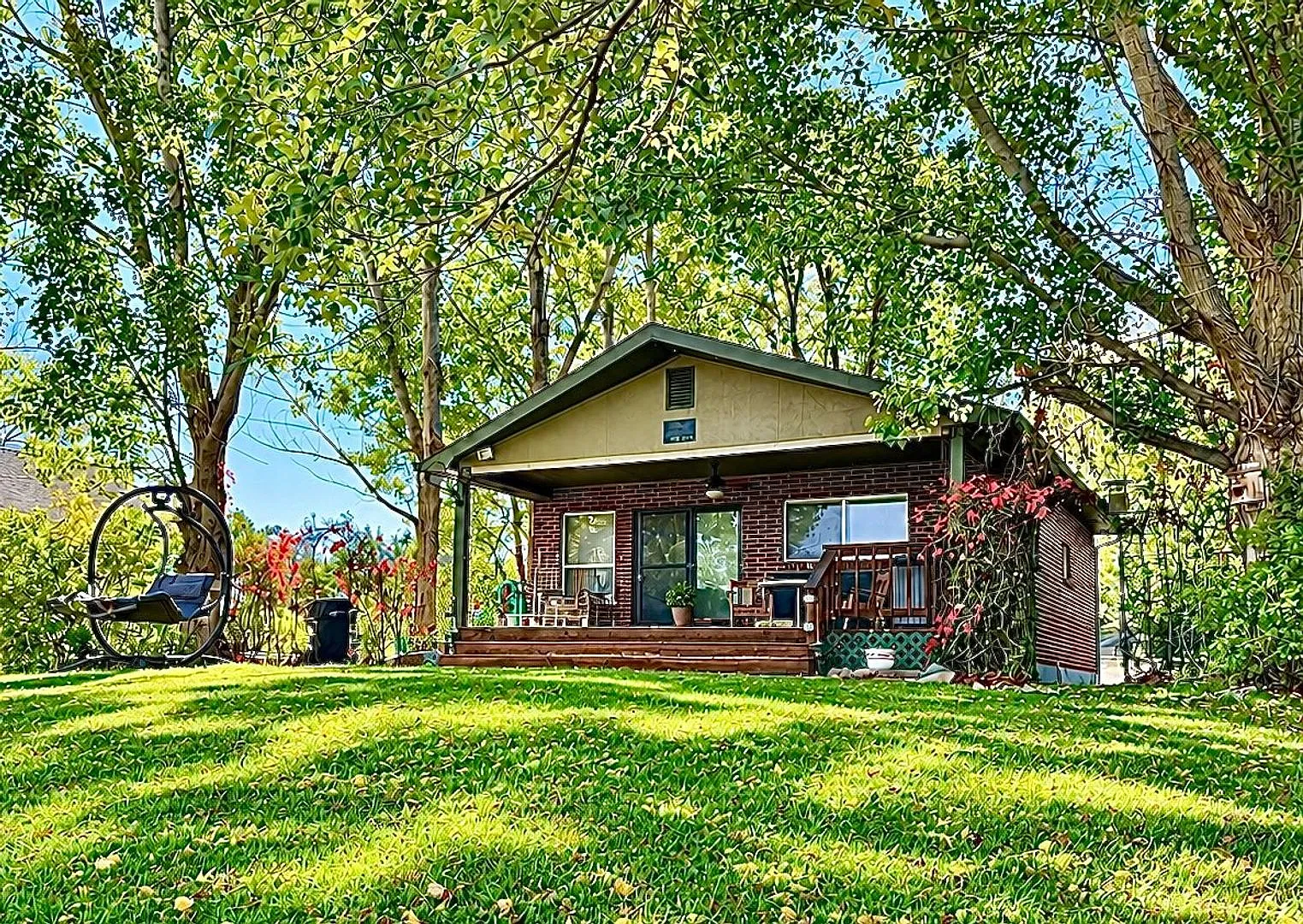 Furnished 1-Bedroom Lakehouse Short-Term Rental — Photo 1