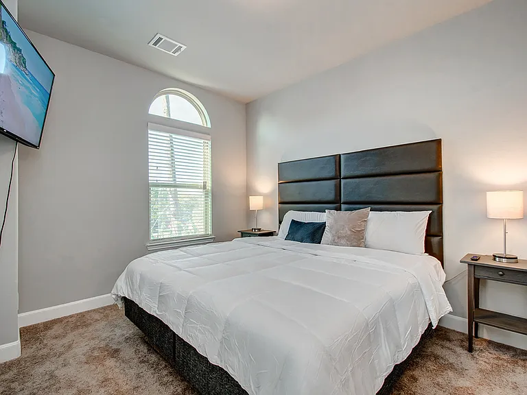 4151 Dupont St — Photo 26