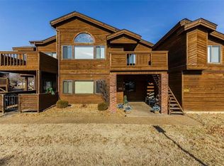 1001 Hemingway Ln, Weldon Spring, MO 63304