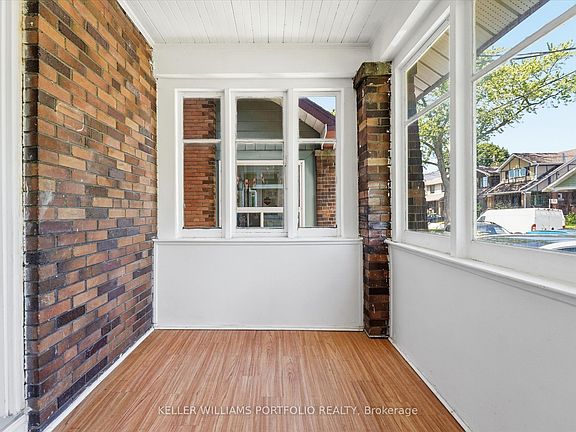 3rd image of 289 Wolverleigh Blvd