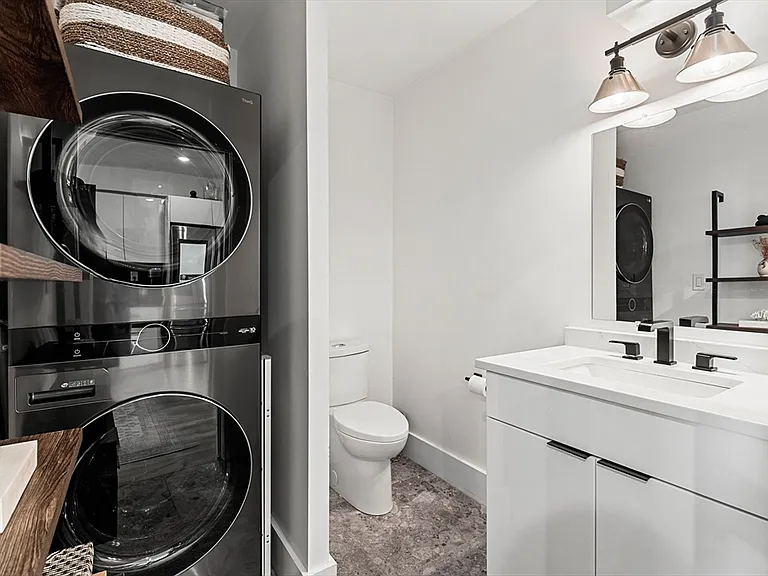 4 Everett Pl #1 — Photo 14