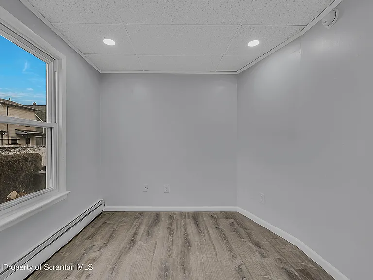 8 Green Ridge St #1 — Photo 9