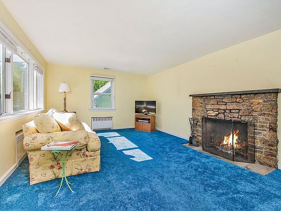 2nd image of 90 Weskora Ave