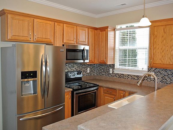 3rd image of 645 Powell Dr #108