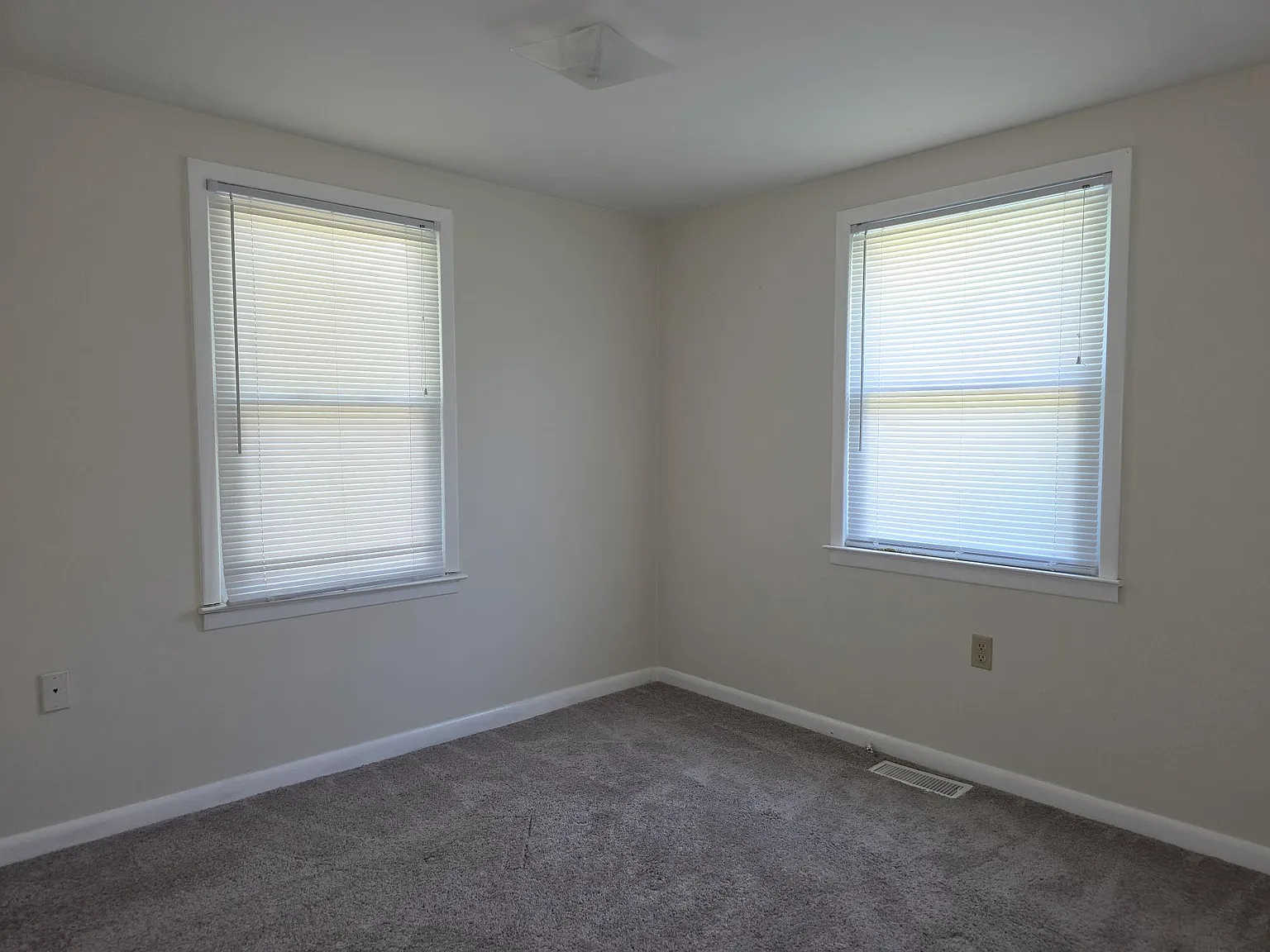 3 bed, 1120 sqft, $1,495 — Photo 4