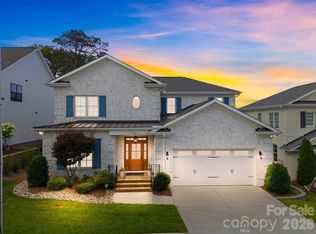 6834 Providence Ln W, Charlotte, NC 28226