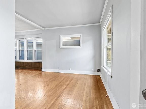 4th image of 1721 3rd Avenue N