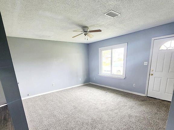 4th image of 223 Bay Ln