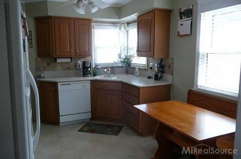 5th image of 707 Venoy Ave