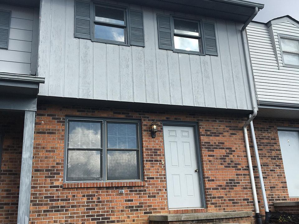 2nd image of 152 Oakcrest Cir