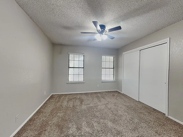 7334 Kingswood Cir — Photo 15
