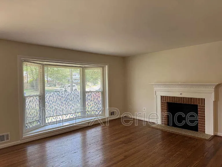 6405 Roberts Dr — Photo 2