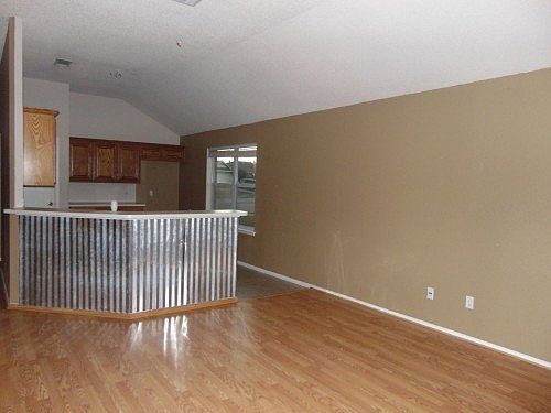 5th image of 404 Barbara Jean Ln