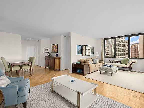 4th image of 62 W 62nd St APT 20B