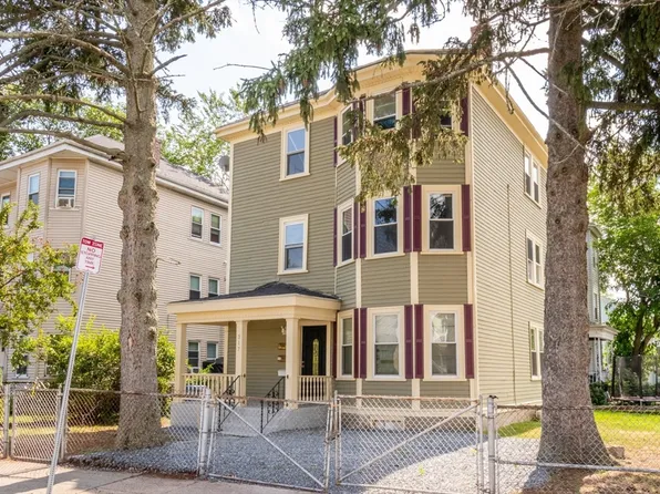 317 Wood Ave, Hyde Park, MA 02136