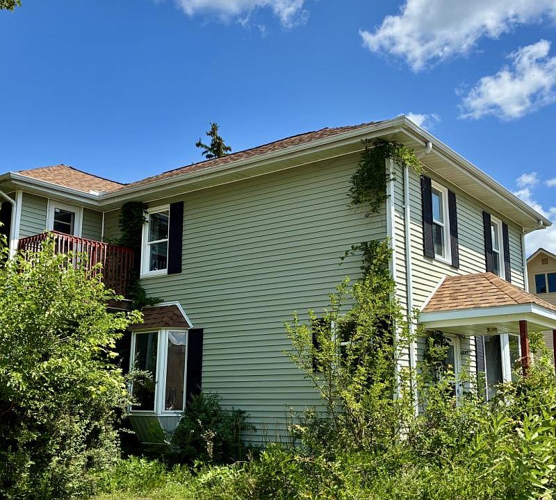 2nd image of 303 E Woodworth St