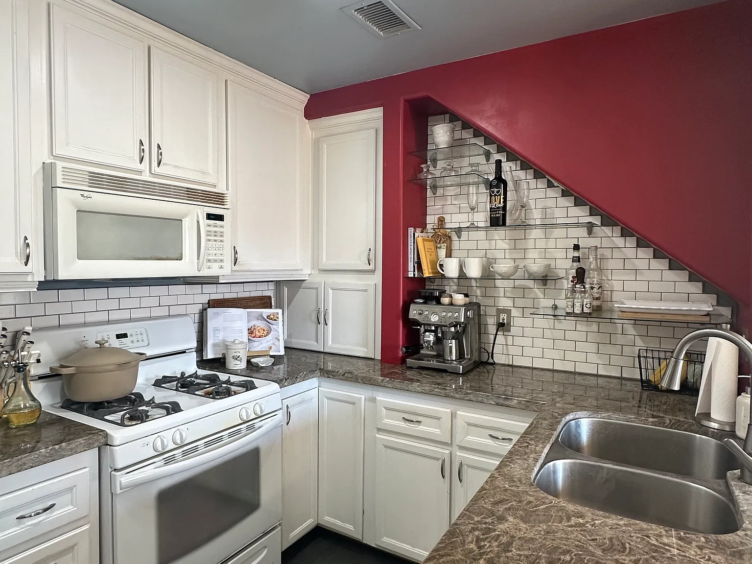 4810 W Mountain View Dr — Photo 2