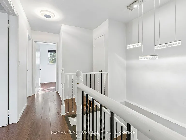 409 Cobblehill Dr — Photo 17