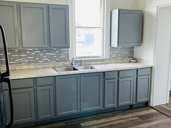 2nd image of 420 E Jefferson St APT 1