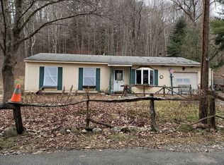 107 Water St, Leeds, MA 01053