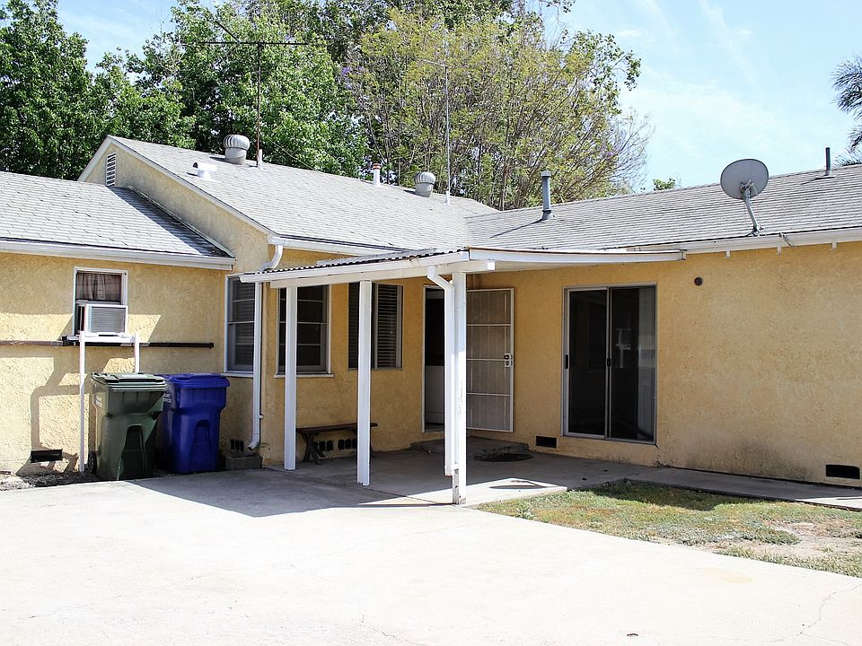 2nd image of 9537 Orizaba Ave