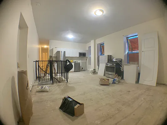 Rented by Bond New York | media 38