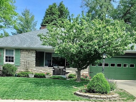 2nd image of 1109 W Stratford Dr