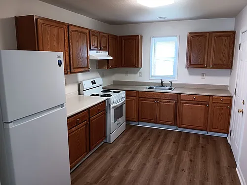 524 W Pleasant St Photo 1