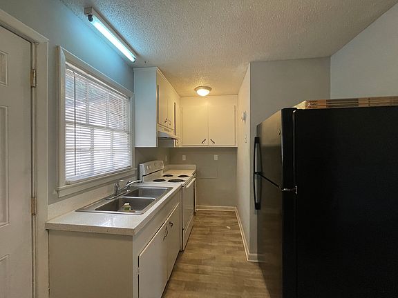 5th image of 8836 Deerwood Dr