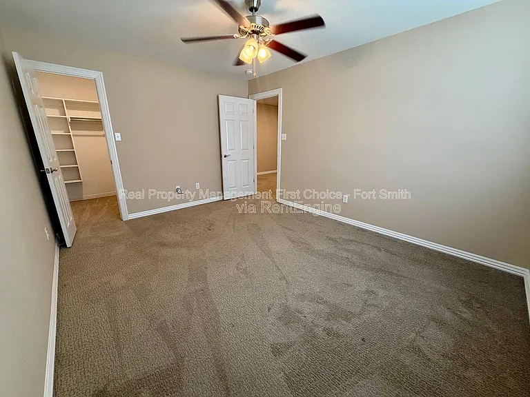 6605 Leightyn Ln — Photo 17