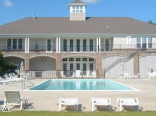 37 Woodcrest Ln #37, Danbury, CT 06810