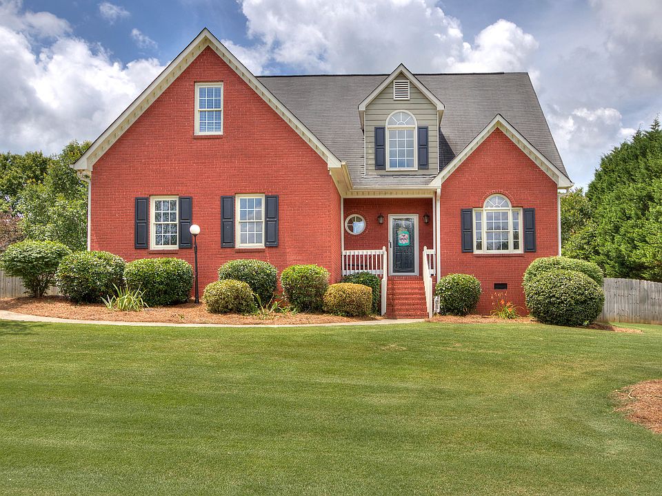 1st image of 12 Woodbridge Dr