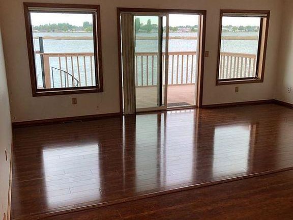 5th image of 1706 W Marina Dr