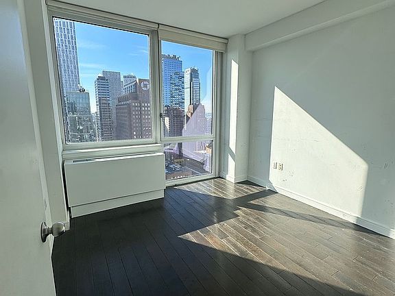 4th image of 309 Gold St APT 36A