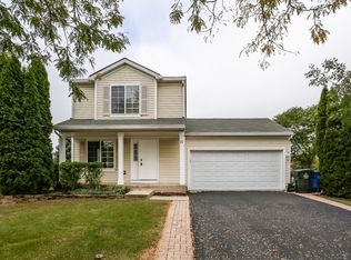 11 Sara Ct, South Elgin, IL 60177